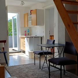 Viesnīca Ferienwohnung Kirschbaumblick pilsētā Ettringen