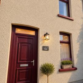 NEW! Beautiful Home I Garden I Parking I Sleeps 6