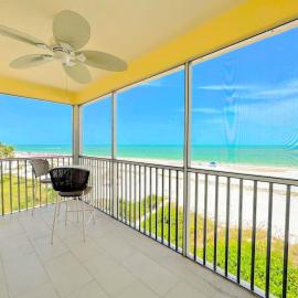 Vacation Villas #432 - Beachfront Condo, hotel in Fort Myers Beach
