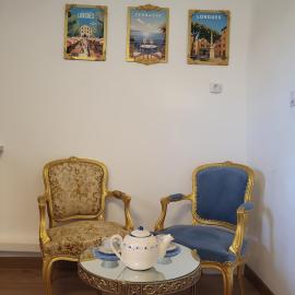 Royal Night & Private Sauna, Lorgues Historic Center