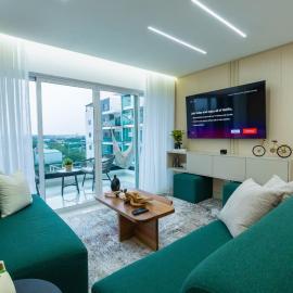 Modern 3BR! 9fl, King Bed! Sti!,