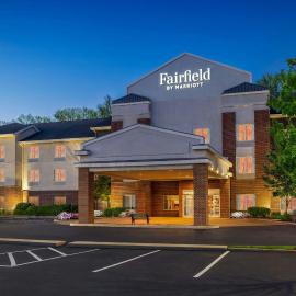 Fairfield Inn & Suites by Marriott Marietta، فندق في ماريتا