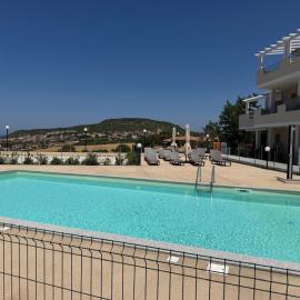 Nuovo appartamento con piscina, giardino e vista mare