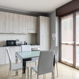 Turin Airport apt G, отель в городе Лейни
