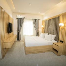 Serene Luxury Hotels & Apartments, hotel in Benin City