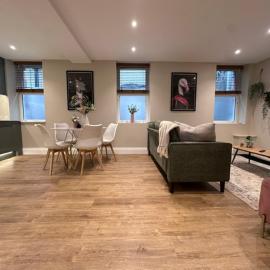 Dog-Friendly 2-Bed Apartment on the Ground Level