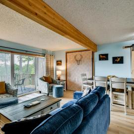 Near Slopes, Golf, Lake! Shanty Creek Resort Condo, hotell sihtkohas Bellaire