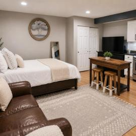 Cozy Private Studio, hotel a Des Moines