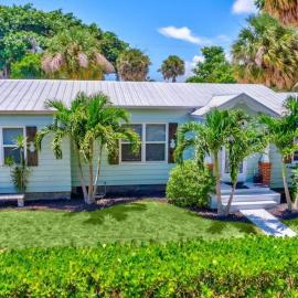 The Palm Beach Deco Home Luxury MidCentury Retreat, hotel in West Palm Beach