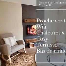 Cozy apartment for 4 people in Allos, ground floor of chalet, hotel em Allos