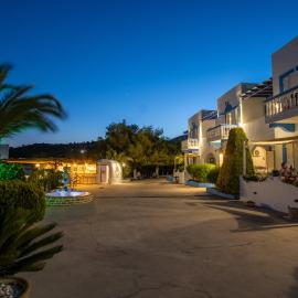 Elpiniki, hotel v Alinde