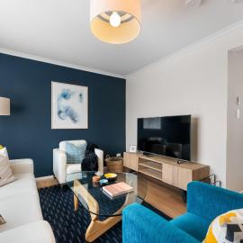 Largs Bay Stay - Relaxed Beachside Retreat with BBQ