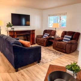Lake and Mountains, 3BR 2BA