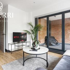 Modern 2BR Flat on High Road with Great Transport Links, hotell i Finchley