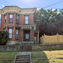 Admiral Fuqua House - 4 BR 2 BA Millionaire's Row, hotel din Hannibal