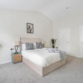 Hidden Gem Mews House in Secure Gated Development – hotel w mieście Ealing