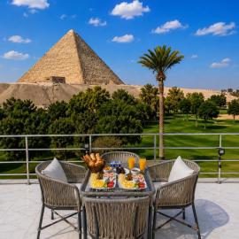 Glow Pyramids View Hotel, khách sạn ở Cairo