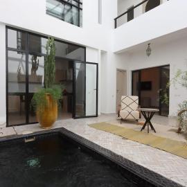 Riad Saha, 5 bedrooms, breakfast , pool, medina