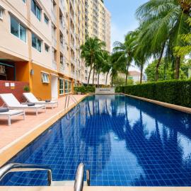 Apartment Phuket Old Town Fast Wifi Netflix Pool Gym Cityview, hotel em Cidade Phuket
