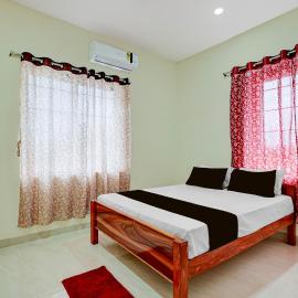 SPOT ON Deepla Grand, hotel in Warangal