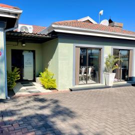 Viesnīca TLMZ Guesthouse pilsētā Ņūkāsla
