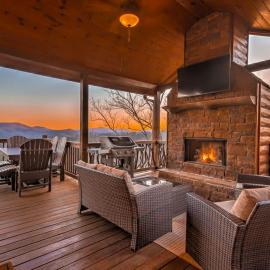 Cabin Unwined, hótel í Morganton