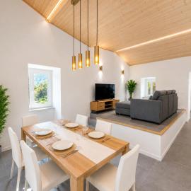 PineHills Retreat - AC - Near Lisbon and Santa Cruz, hotel u gradu 'Torres Vedras'