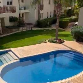 Oroklini by the pool، فندق في فوروكليني