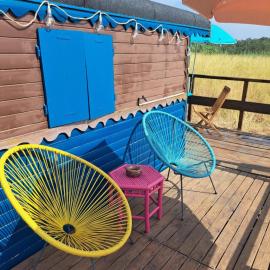 Tiny House Roulotte pleine campagne dans ferme biologique, hotel din Thuir