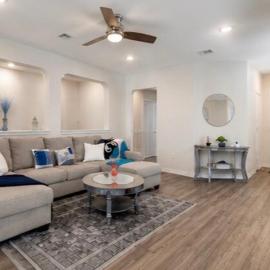 Modern Home Near RandolphAFB with Coffee Bar and Private Yard, hotel a Converse