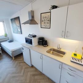 Double room 1 with Free Parking, hotel in Nørresundby