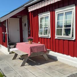 Cozy Seaside Cabin in the Heart of Bud, hotel v mestu Bud