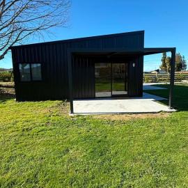 Pirongia Views Studio, hotel in Pirongia