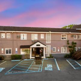 Encore Inn Inglewood, hotel in Inglewood
