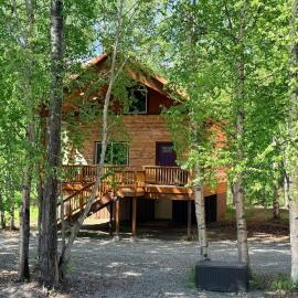Riverfront, Authentic, Luxury Log Cabin-Gray Wolf, hotel v destinaci Wasilla