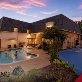 7BR 5BA w Pool Hot Tub Sport Court & Game Room, hotel a DeSoto