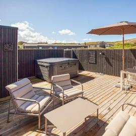 Lovely Home In Hvide Sande With Sauna: Bjerregård şehrinde bir otel