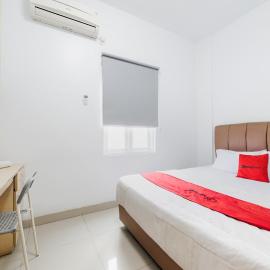 RedDoorz near Siloam Hospital Palembang, hotel in Palembang