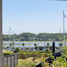 Fjord Views And Holiday Comfort By The Water, hotel a Højslev