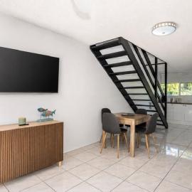 Surf Sound Holiday Hideaway