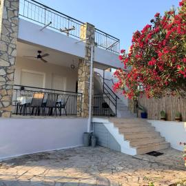 Maison Pelops Petalidi