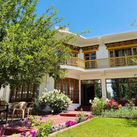 Hinjuma guest house