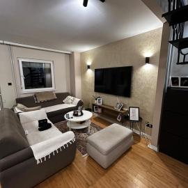 Stylish Apartment in Aerodrom, Skopje 4 Guests, hotel v destinácii Skopje