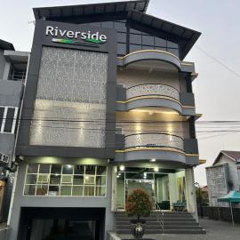 Blitar में, होटल Riverside Smart Hotel