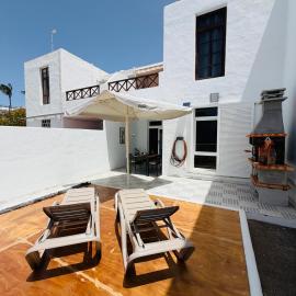 Casa TIN TIN Lanzarote, hotel u gradu 'Tías'