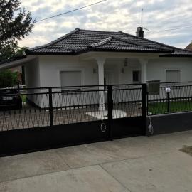 Indjija Wirlpool Sauna، فندق في Jarkovci