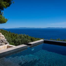 Secluded Sea View Sanctuary - Pool & Total Privacy, 250m to Beach - Falcon View Hvar、ザヴァラのホテル