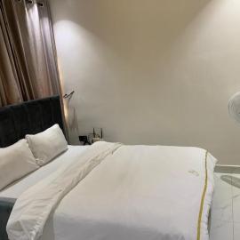 Viesnīca Sapphire suite -one bedroom pilsētā Ilado