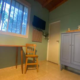 House on a Hill with Stunning Views near Troodos, hotel a Silikou