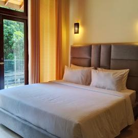 Riverdale lagoon villas, hotel i Aluthgama